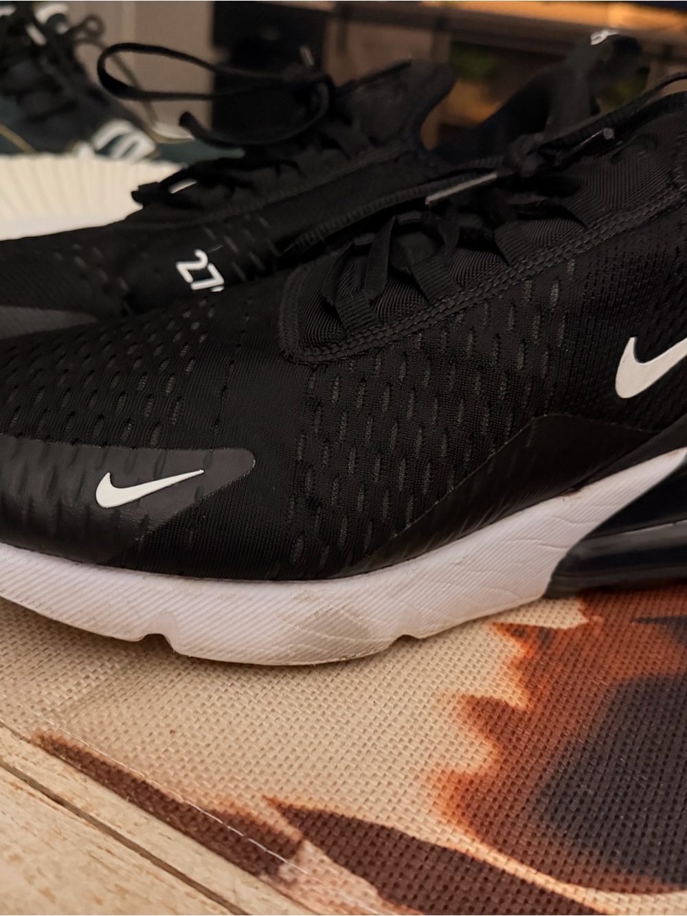 Men’s size 12 Nike Air Max 270 Men's Sneakers - Black/White - Picture 8 of 12
